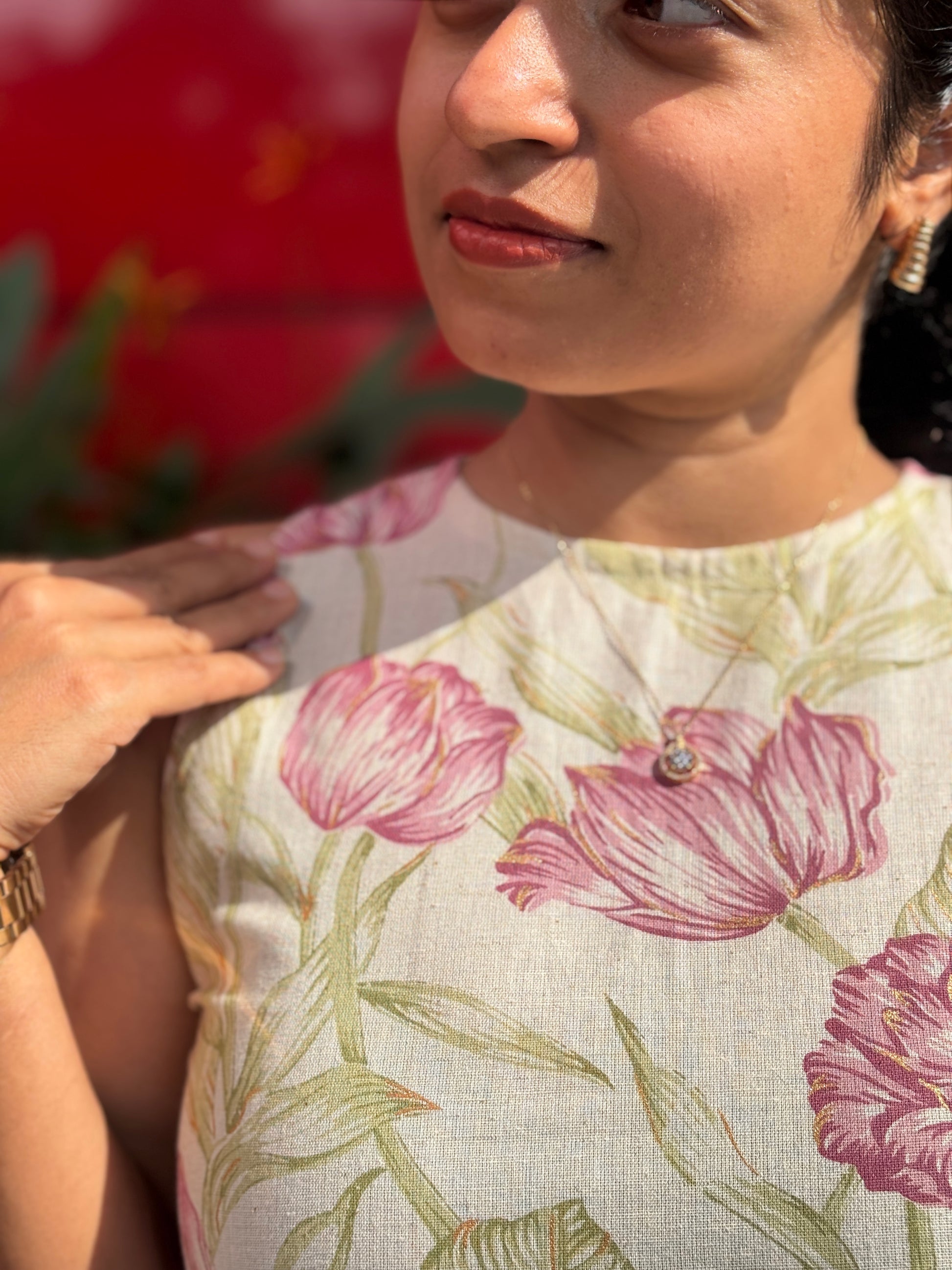 Padmika - Closed neck Sleeveless Kurti