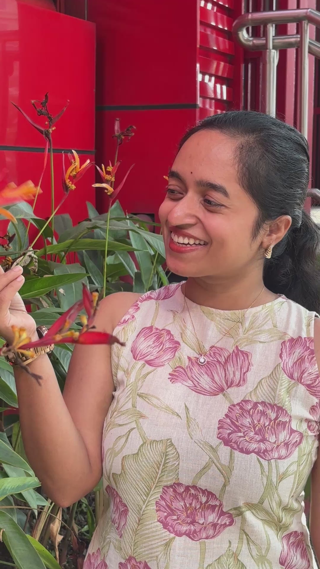 Padmika - Closed neck Sleeveless Kurti